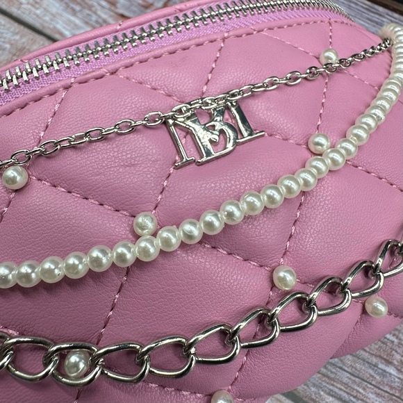 BADGLEY MISCHKA | Pink Quilted Peal and Chain Belt Bag NWT - Picture 4 of 6